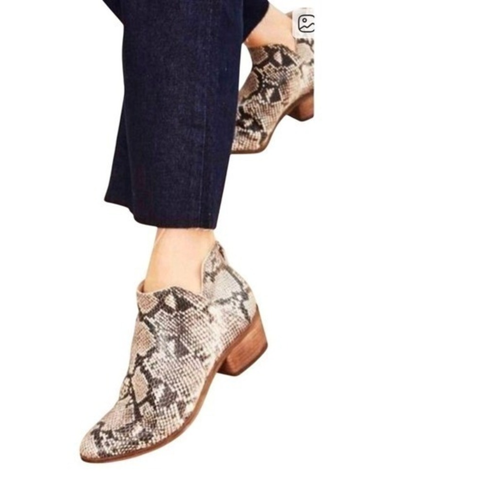 Dolce Vita Booties Women 10 Snakeskin Animal Print Western Boho Neutral  Pull on